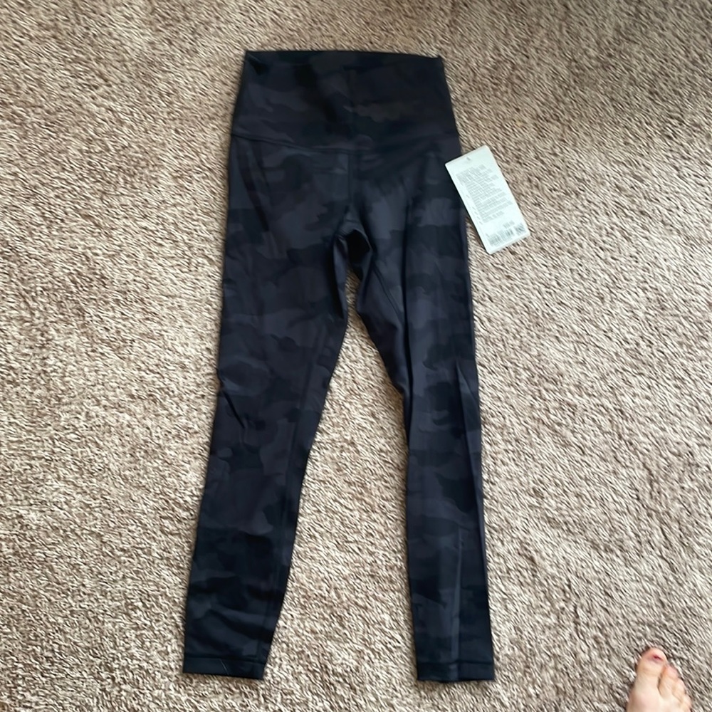 Wunder Under High-Rise Tight 25"
Full-On Luxtreme, Camo, size 4